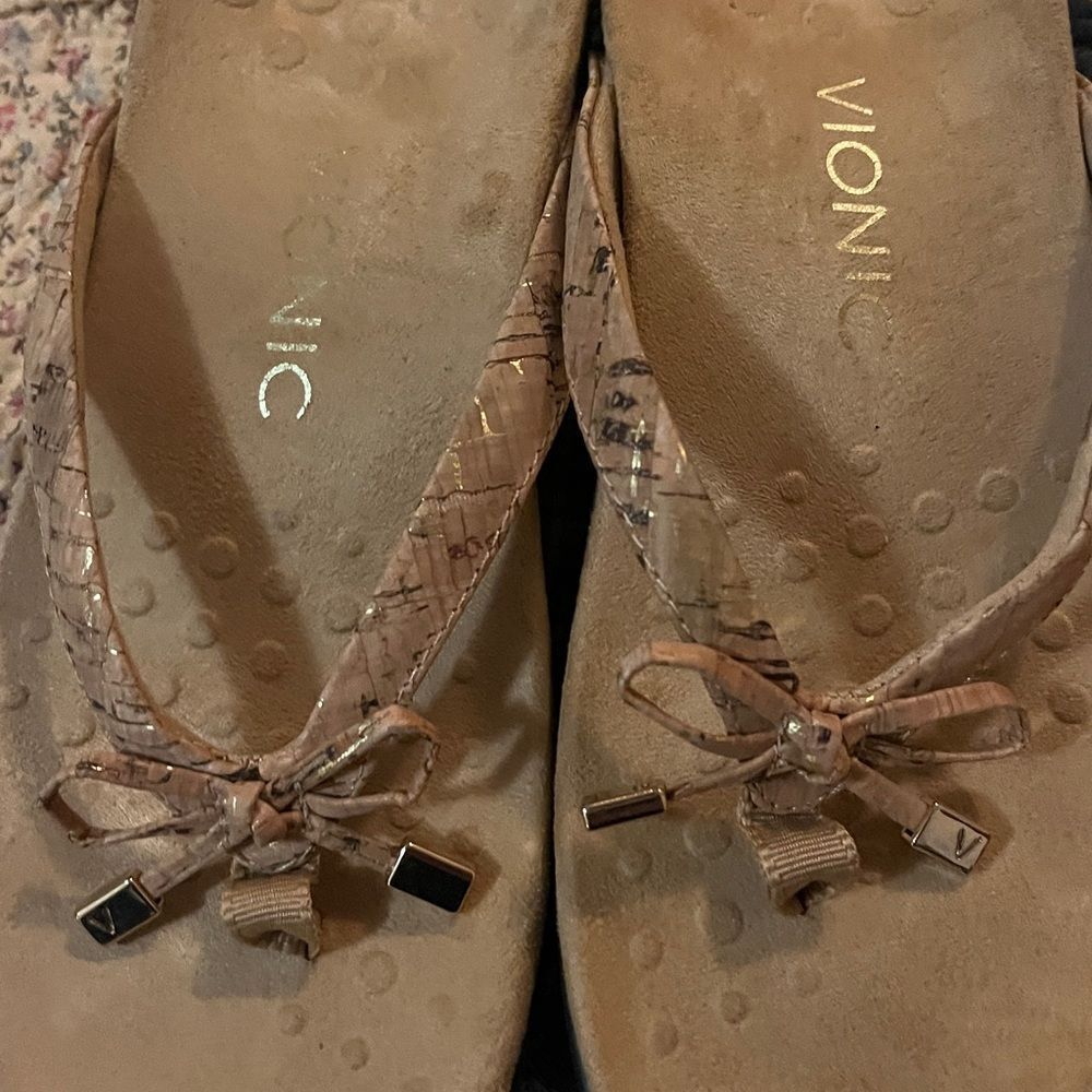 Vionic sandals - Picture 2 of 4